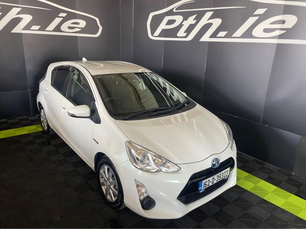 Toyota Aqua Hatchback, Petrol Hybrid, 2016, White