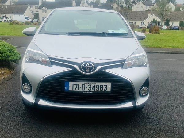Toyota Yaris Hatchback, Petrol, 2017, Grey