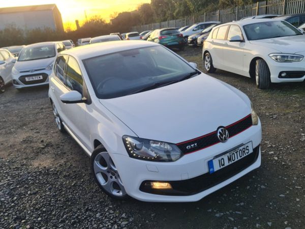 Volkswagen Polo Hatchback, Petrol, 2012, White