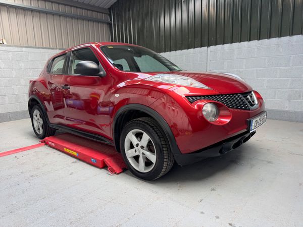 Nissan Juke SUV, Petrol, 2013, Red