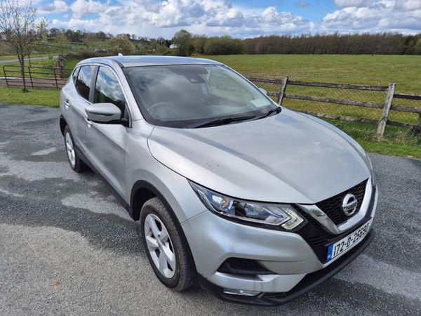 Nissan Qashqai SUV, Diesel, 2017, Silver