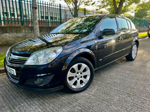 Opel Astra Hatchback, Petrol, 2008, Black