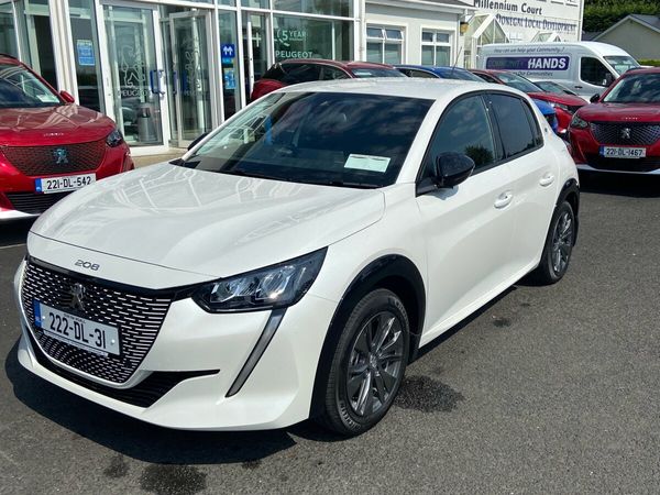 Peugeot 208 Hatchback, Electric, 2022, White