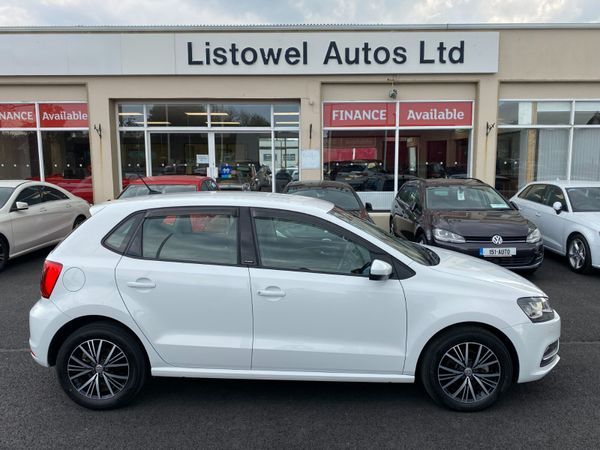 Volkswagen Polo Hatchback, Petrol, 2016, White