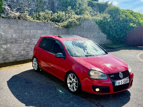 Volkswagen Golf Hatchback, Petrol, 2006, Red