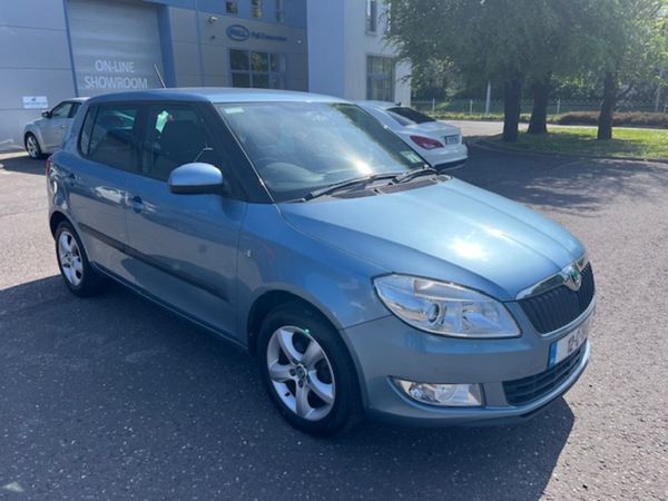 Skoda Fabia Hatchback, Petrol, 2012, Grey