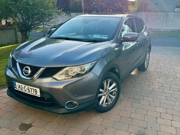 Nissan Qashqai Hatchback, Petrol, 2014, Grey