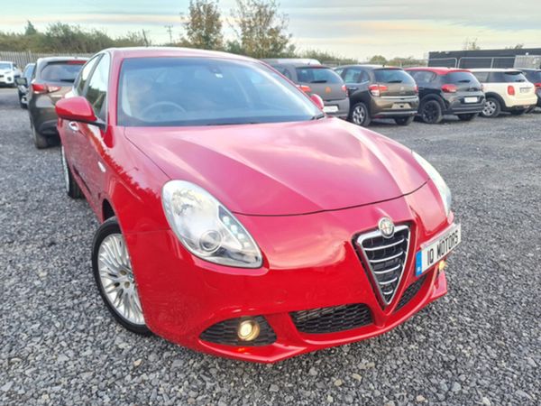 Alfa Romeo Giulietta Hatchback, Petrol, 2013, Red