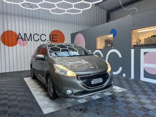Peugeot 208 Hatchback, Petrol, 2015, Gold