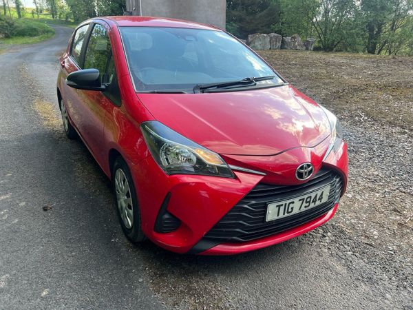 Toyota Yaris Hatchback, Petrol, 2018, Red