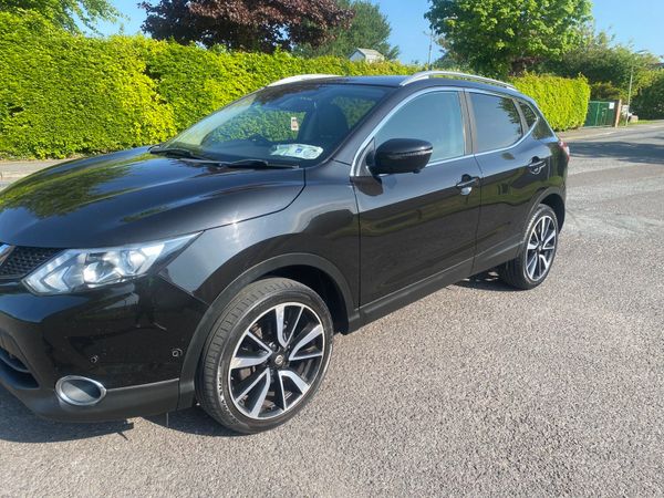 Nissan Qashqai SUV, Diesel, 2017, Black