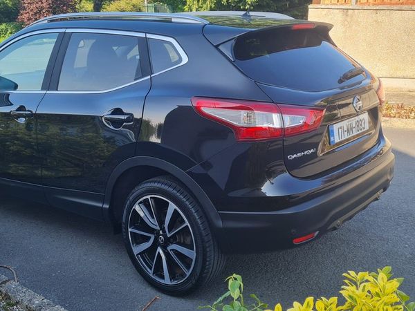 Nissan Qashqai SUV, Diesel, 2017, Black