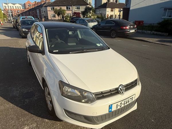 Volkswagen Polo Hatchback, Petrol, 2011, White