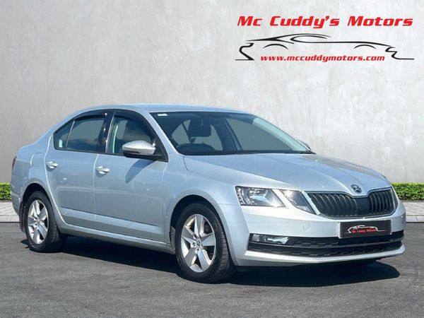 Skoda Octavia Hatchback, Diesel, 2017, Silver
