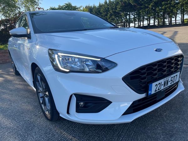 Ford Focus Hatchback, Petrol Hybrid, 2022, White