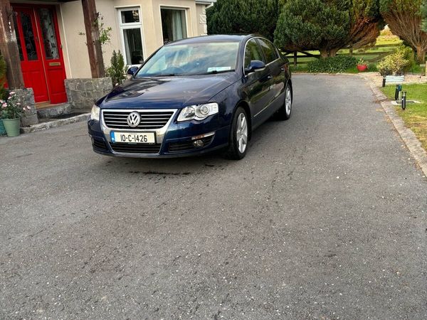 Volkswagen Passat Saloon, Diesel, 2010, Blue