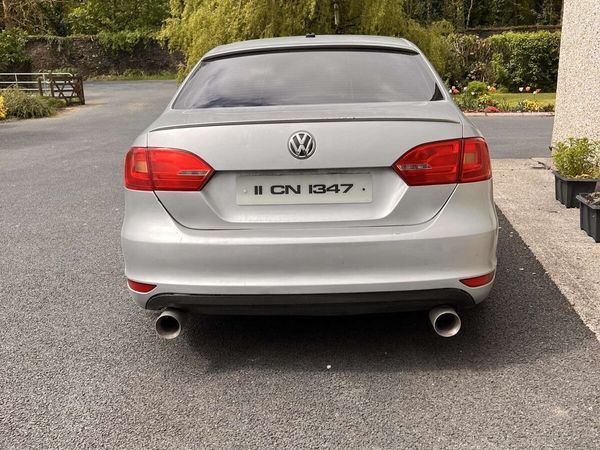 Volkswagen Jetta Saloon, Diesel, 2011, Silver