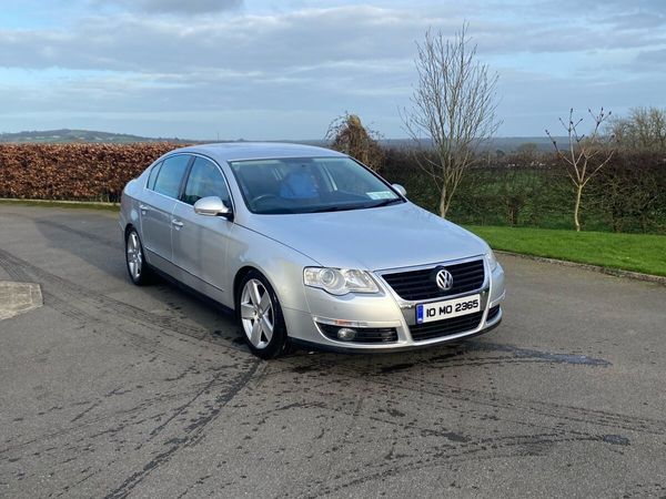 Volkswagen Passat Saloon, Diesel, 2010, Silver