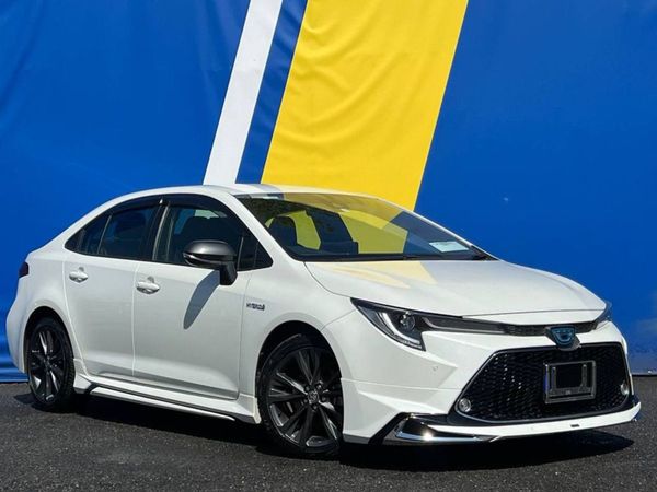 Toyota Corolla Saloon, Hybrid, 2019, White