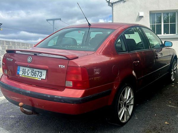 Volkswagen Passat Saloon, Diesel, 1998, Orange