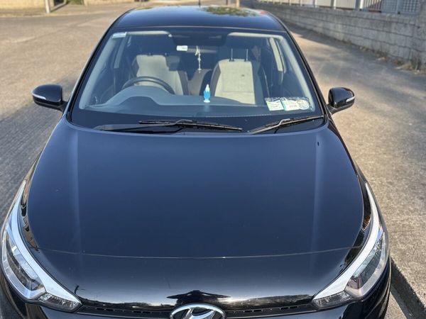 Hyundai i20 Hatchback, Petrol, 2016, Black
