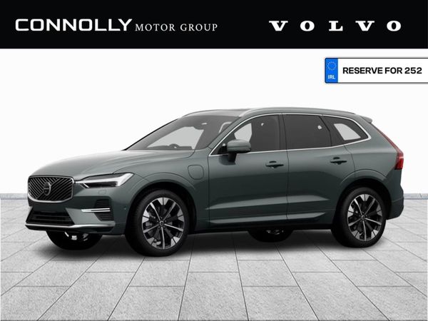 Volvo XC60 SUV, Petrol Plug-in Hybrid, 2025, Green