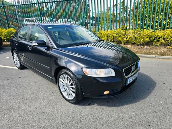Volkswagen Passat Saloon, Petrol, 2007, Grey