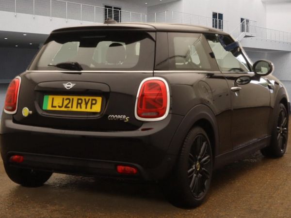Mini Electric Hatchback, Electric, 2021, Black
