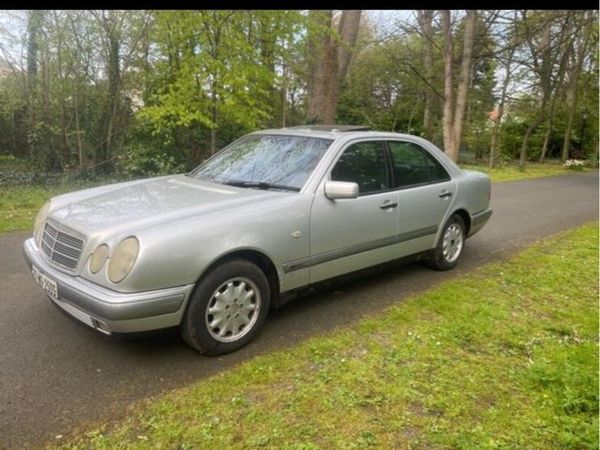 Mercedes-Benz E-Class Saloon, Petrol, 1997, Grey