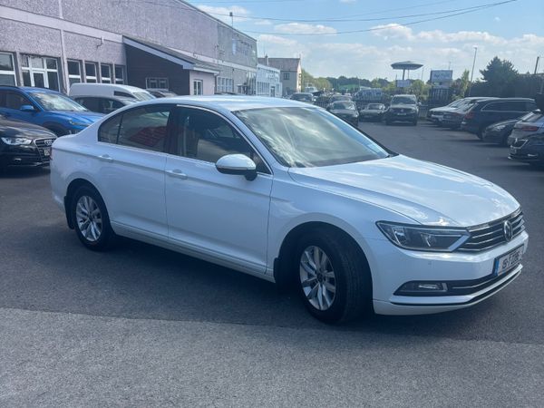Volkswagen Passat Saloon, Diesel, 2015, White