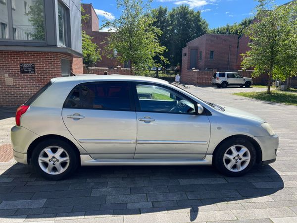 Toyota Corolla Hatchback, Petrol, 2006, Silver