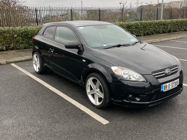 Kia Ceed Hatchback, Petrol, 2009, Black