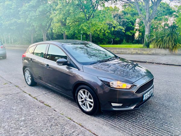 Ford Focus Hatchback, Petrol, 2015, Grey