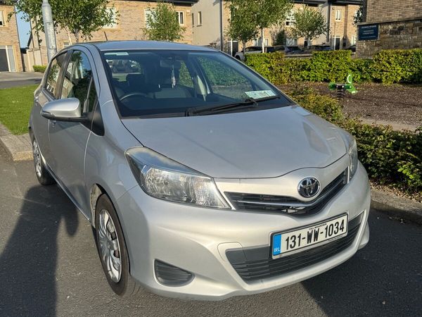 Toyota Yaris Hatchback, Petrol, 2013, Silver