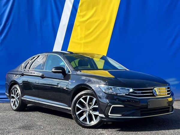 Volkswagen Passat Saloon, Hybrid, 2022, Black
