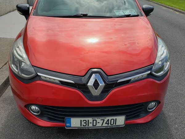 Renault Clio Hatchback, Petrol, 2013, Red