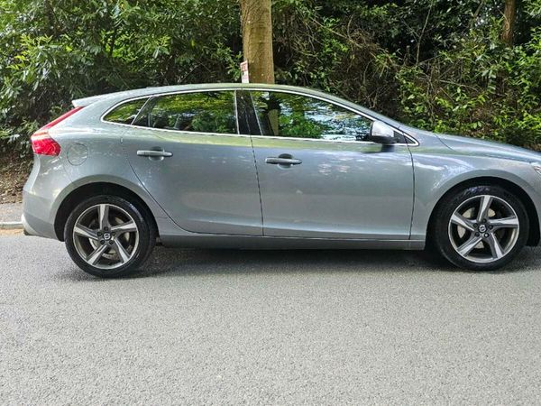 Volvo V40 Hatchback, Diesel, 2016, Grey