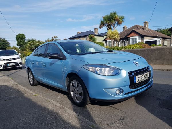 Renault Fluence Saloon, Electric, 2012, Blue