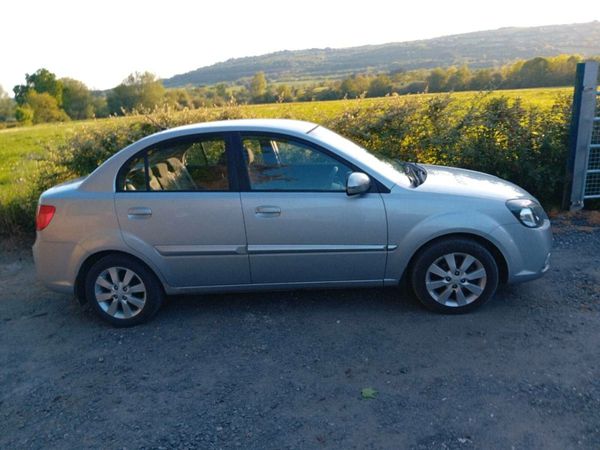 Kia Rio Saloon, Diesel, 2010, Silver
