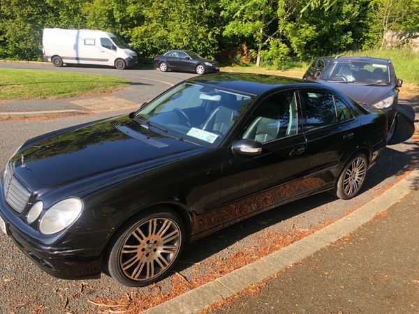 Mercedes-Benz E-Class Saloon, Petrol, 2006, Black
