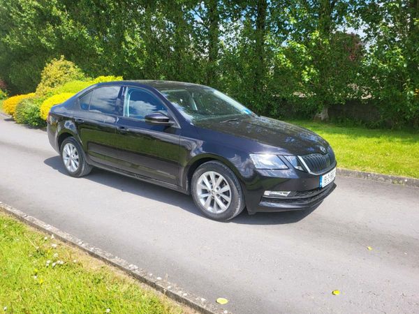 Skoda Octavia Saloon, Diesel, 2019, Black