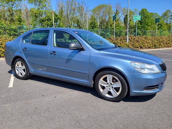 Skoda Octavia Hatchback, Diesel, 2011, Grey