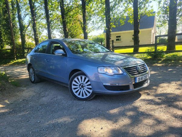 Volkswagen Passat Saloon, Diesel, 2009, Grey