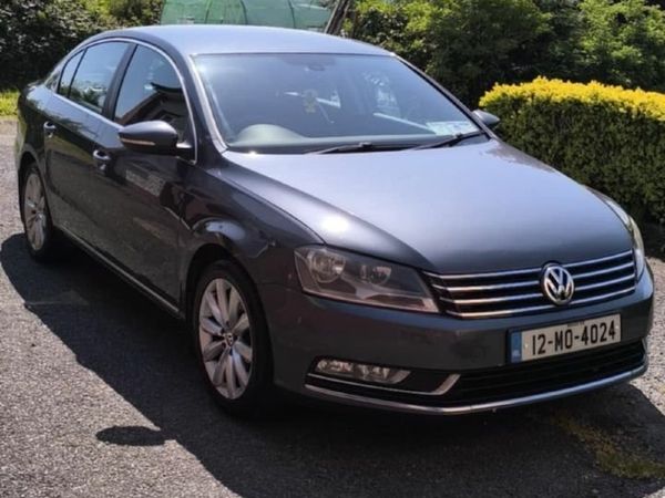 Volkswagen Passat Saloon, Diesel, 2012, Grey