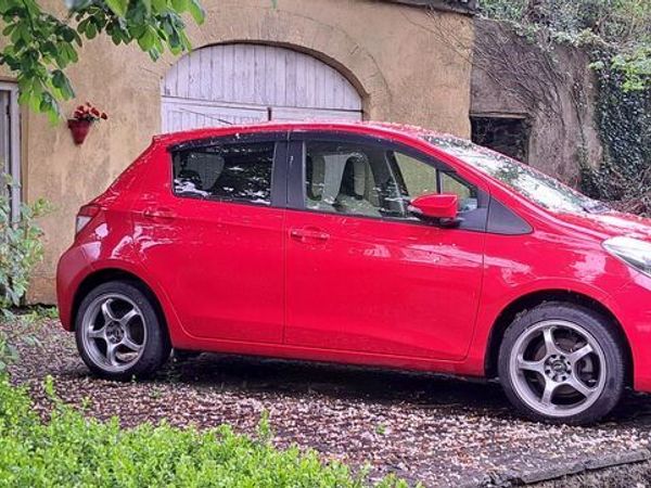 Toyota Vitz Hatchback, Petrol, 2013, Red
