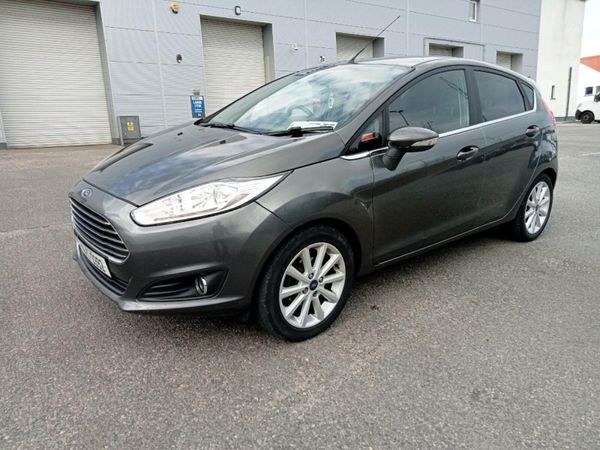 Ford Fiesta Hatchback, Petrol, 2017, Grey