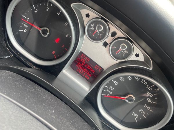 Ford Focus Hatchback, Petrol, 2009, Silver