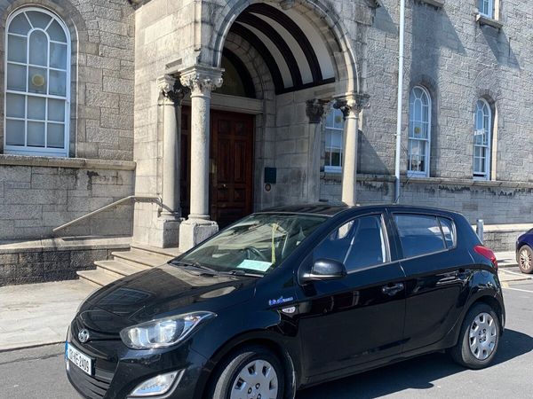 Hyundai i20 Hatchback, Diesel, 2013, Black