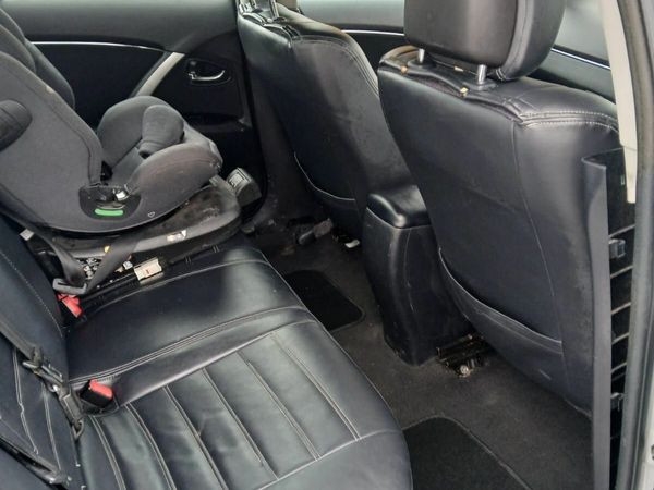 Toyota Avensis Saloon, Diesel, 2014, Silver