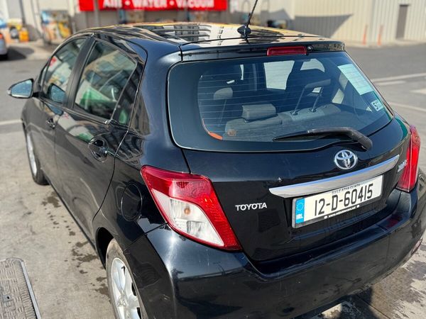 Toyota Yaris Hatchback, Diesel, 2012, Black